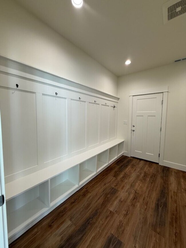 Building Photo - New Construction 4-bedroom 4 Bath Dundee O...