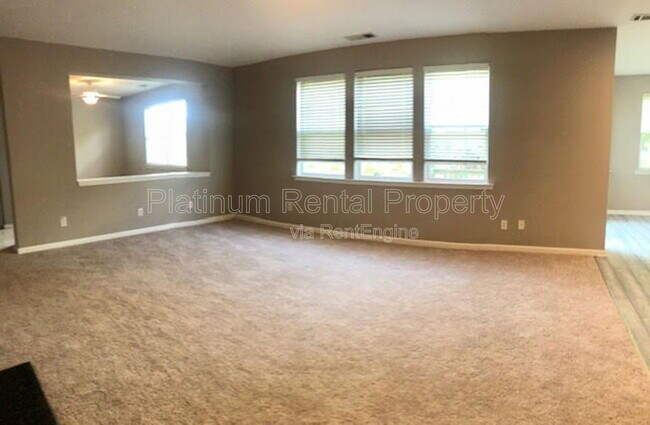 Building Photo - 6205 Park Leaf Walk