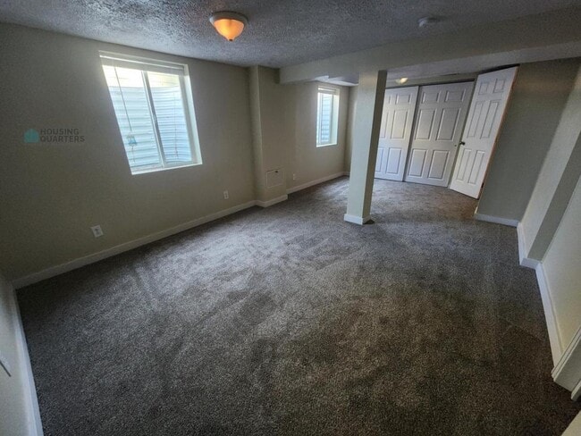 Building Photo - 1615 E Bismark Ave