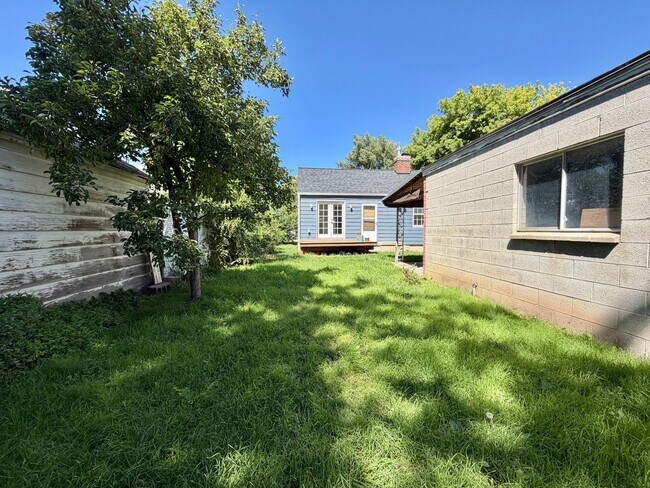 Building Photo - 262 Browning Ave