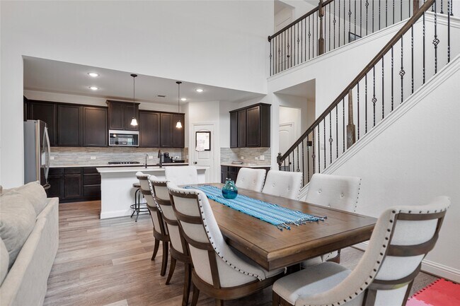 Building Photo - 10191 Bayou Oaks Dr