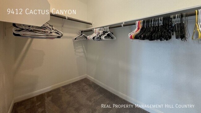 Building Photo - Spacious 4 bedroom with open layout!