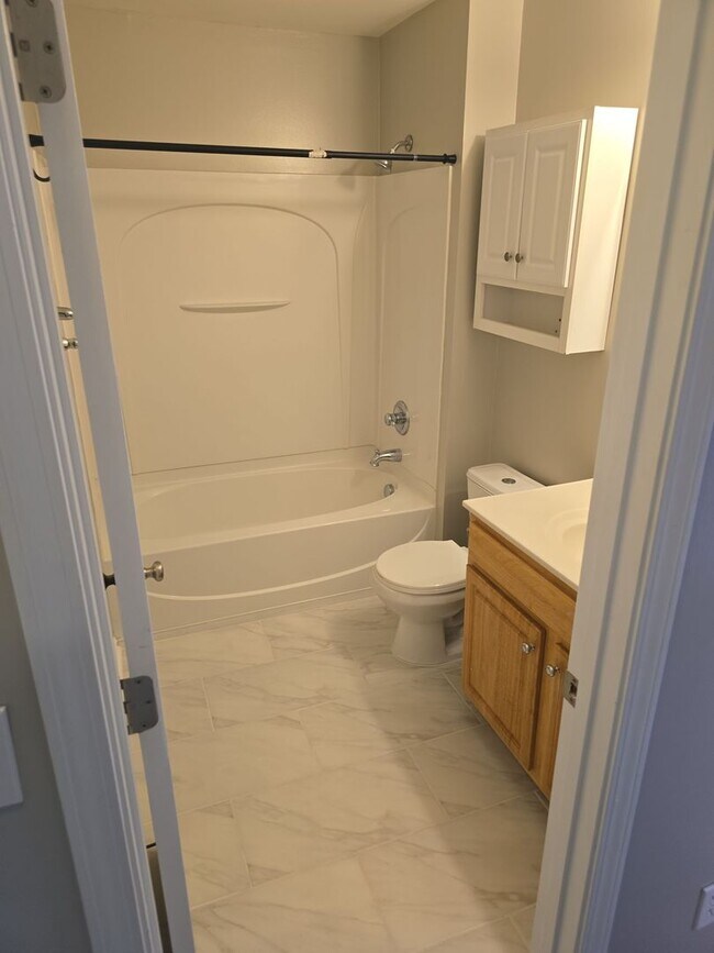 Building Photo - 3 Bed 2 bath house Right off of Rosewood, Walking distance to USC Events and Stadium