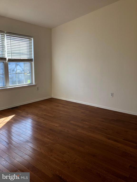 Building Photo - 4202 Quaker Ct