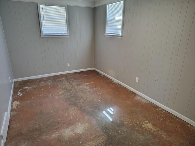 Building Photo - 1688 Haywood Ave