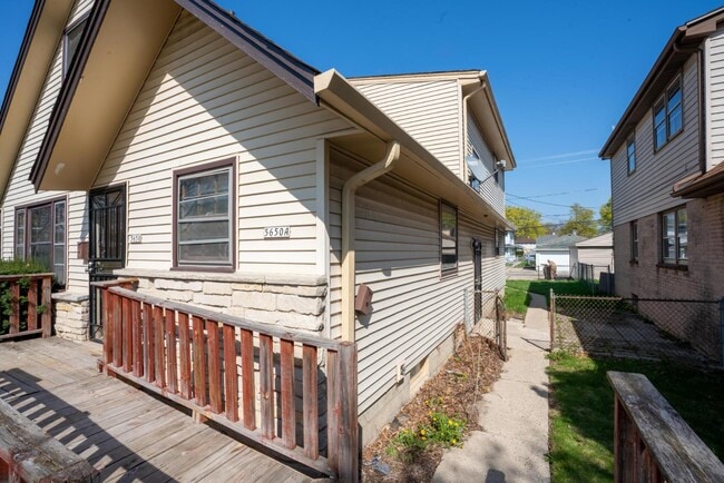 Building Photo - 5650 N 97th St