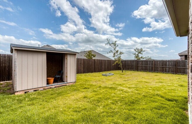 Building Photo - 3204 Brazos Dr E