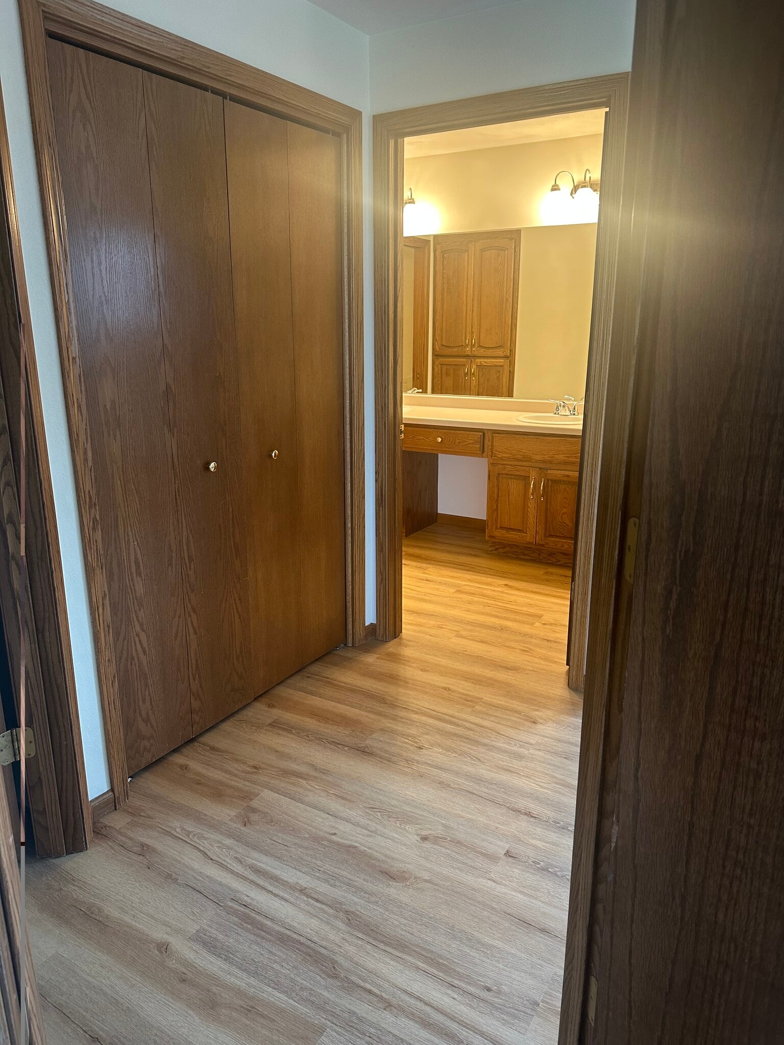 Building Photo - N511 Willowcrest Ct