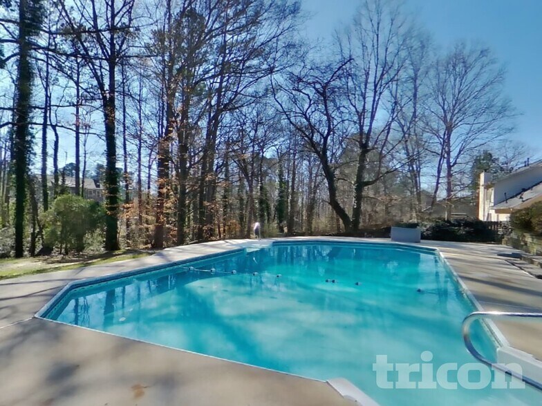 Building Photo - 4981 Brownwood Dr