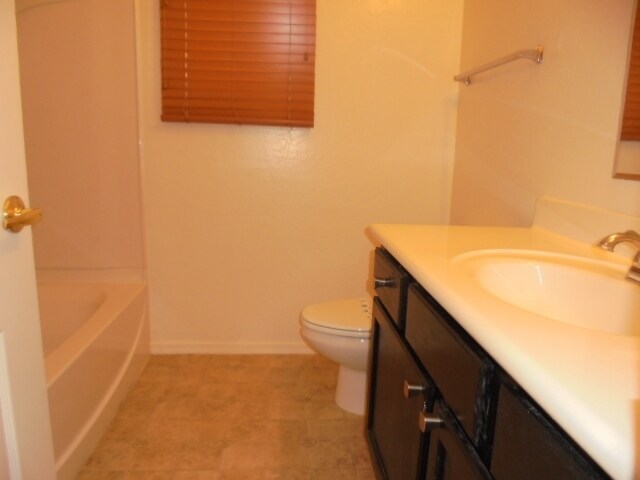 Building Photo - 18139 W Smokey Dr