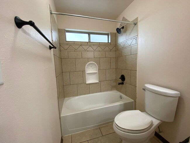 Building Photo - 7700 Oak Landing Drive