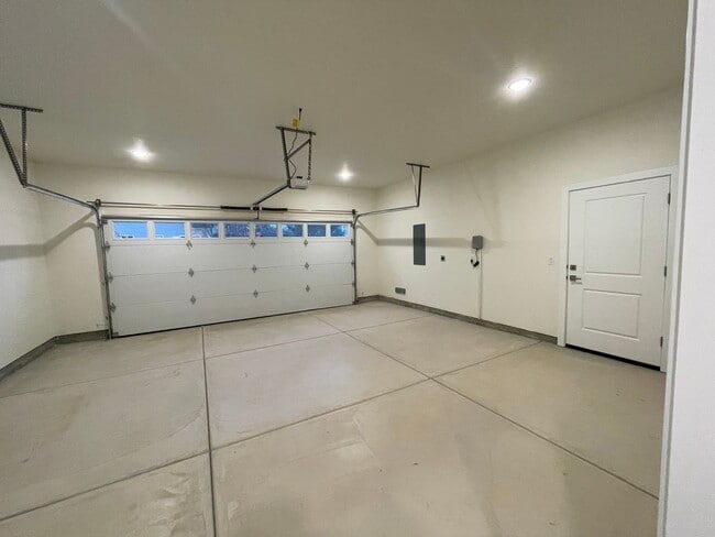 Building Photo - 410 4th St