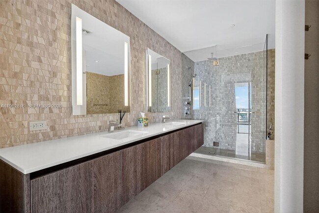 Building Photo - 88 SW 7th St