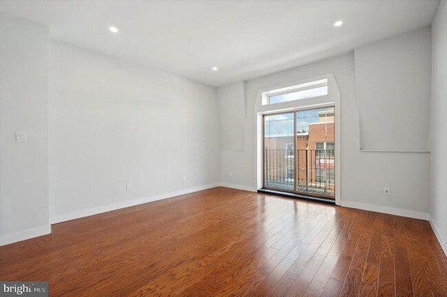 Building Photo - 647 N 33rd St