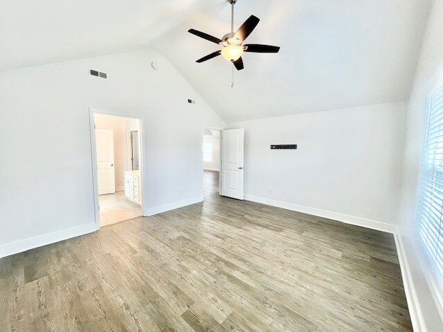 Building Photo - 165 Pommel St