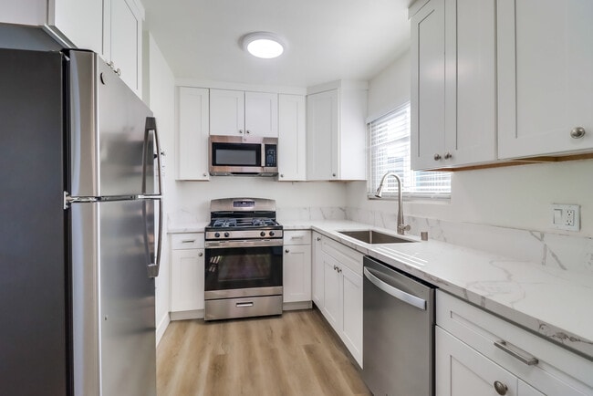 Building Photo - Hurlbut