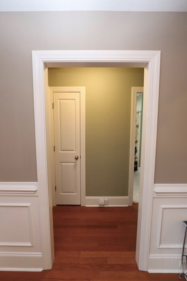 Building Photo - 1280 Winyah St