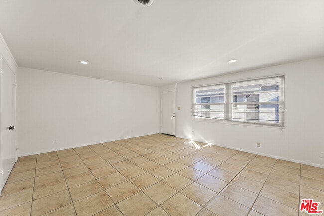 Building Photo - 5908 Abernathy Dr