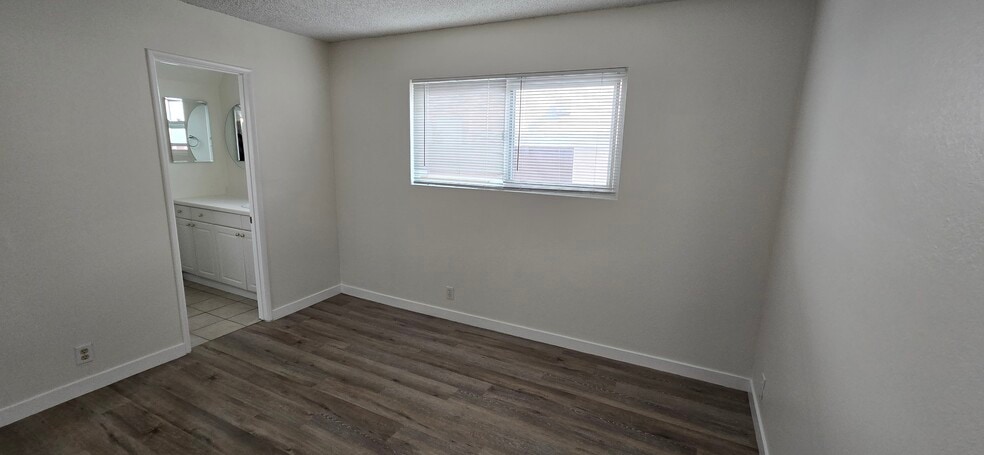 Master Bedroom - 1915 Dufour Ave