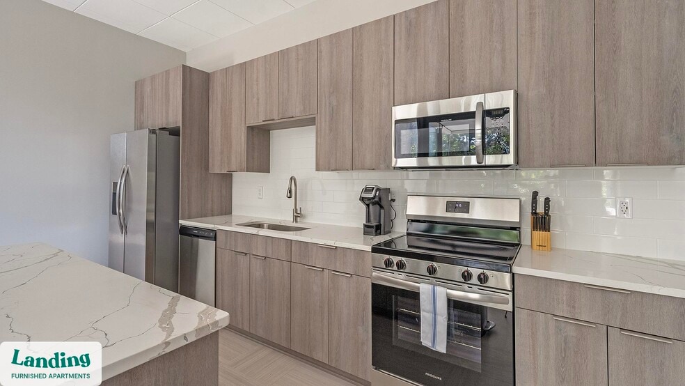 Building Photo - 600 19th St N