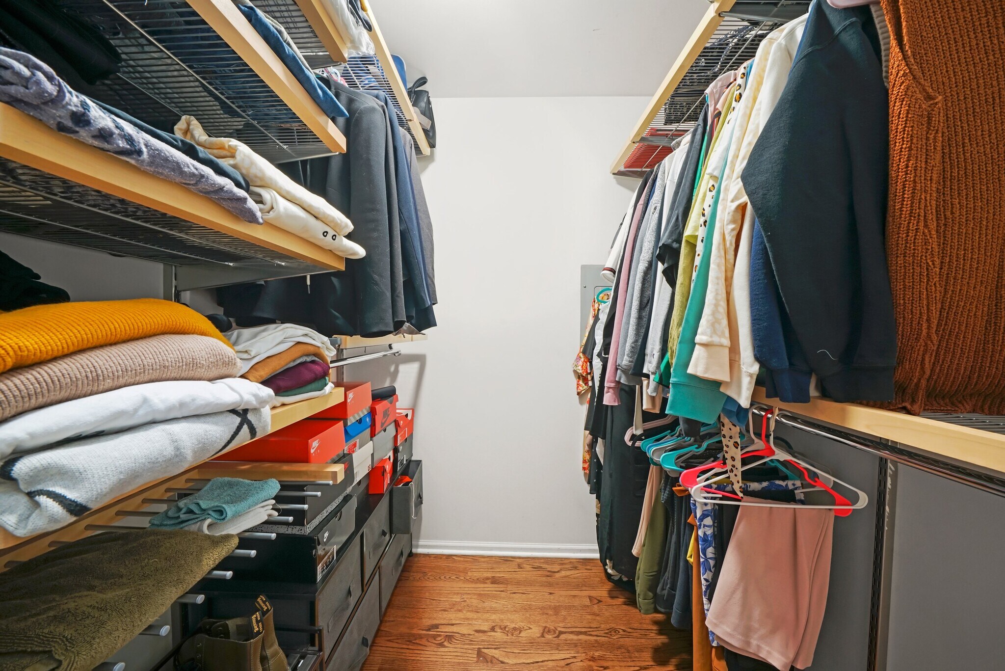 Building Photo - 1028 N Wolcott Ave