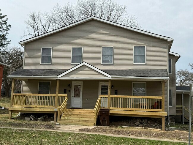 Building Photo - 210 S Eaton St