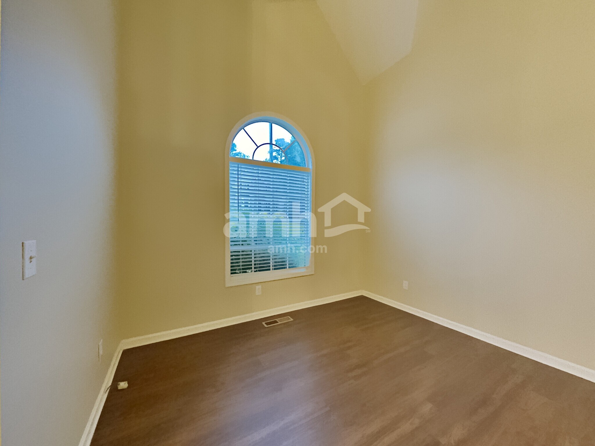 Building Photo - 2046 Township Dr