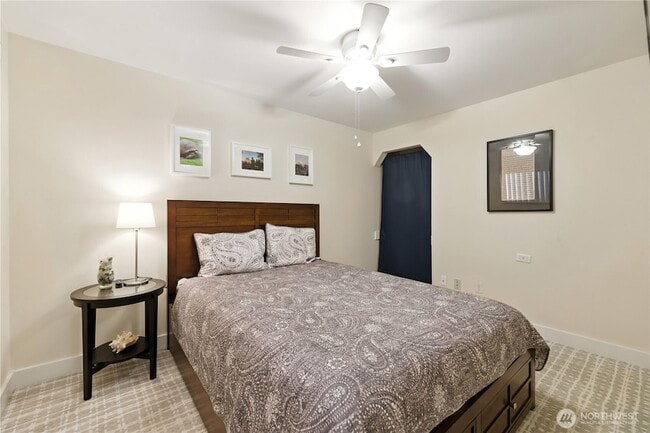 Building Photo - 1810 43rd Ave E