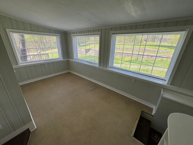 Building Photo - Ooltewah 3 Bedroom 2.5 Bath! Pet Friendly! Housing Vouchers Accpeted!