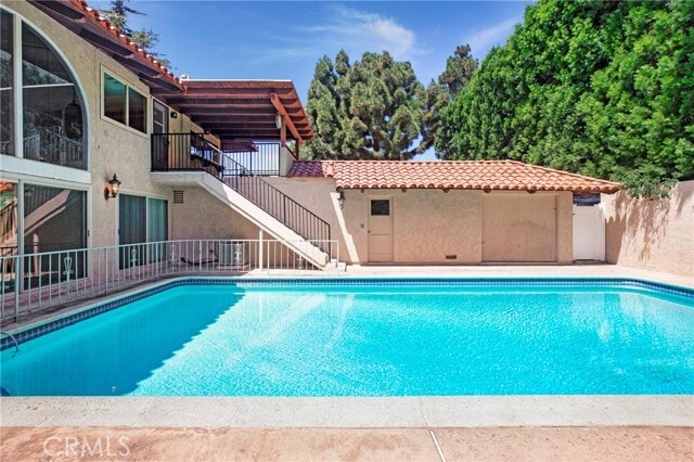 Building Photo - 1731 La Loma Dr
