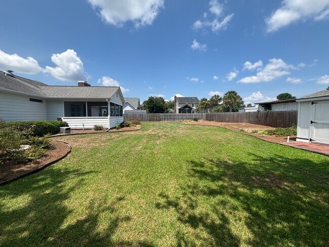 Building Photo - 5405 Beretta Way
