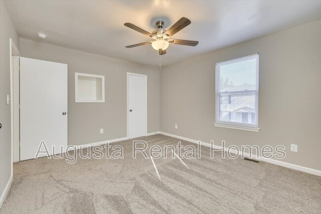 Building Photo - 316 W Buena Vista Ave