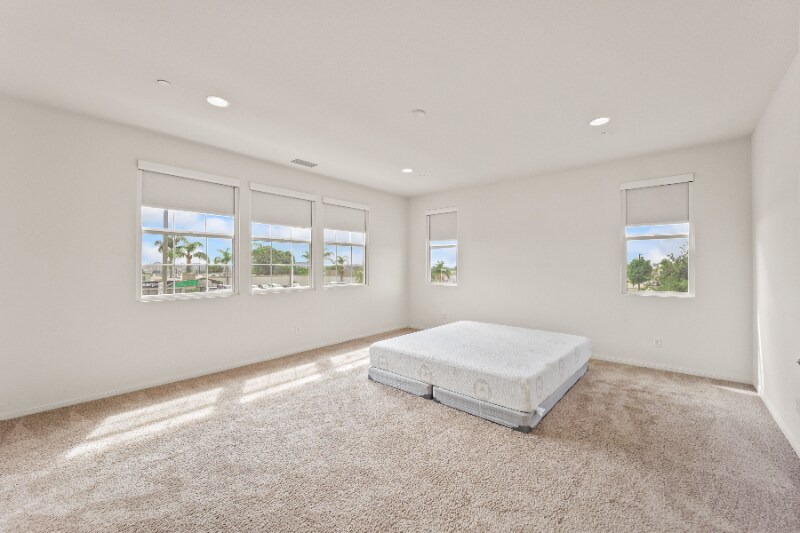 Building Photo - 950 N Ellie St