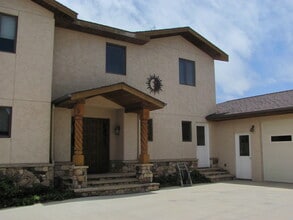 Building Photo - Charming Southwestern Stucco Home