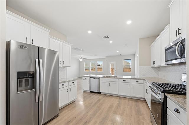 Building Photo - 940 Azure Ln