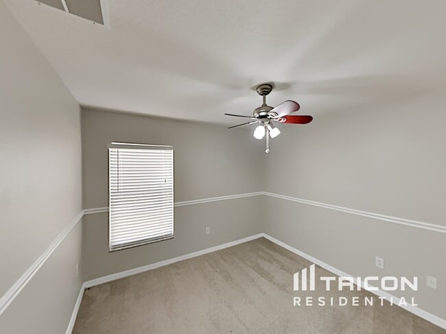 Building Photo - 3418 Thistledown Ln