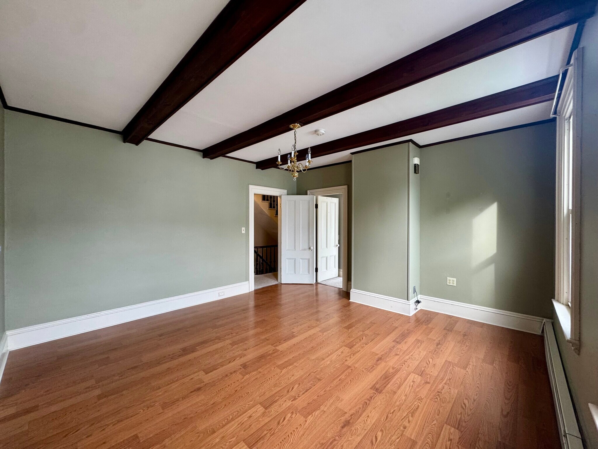 Living Room - 84 High St