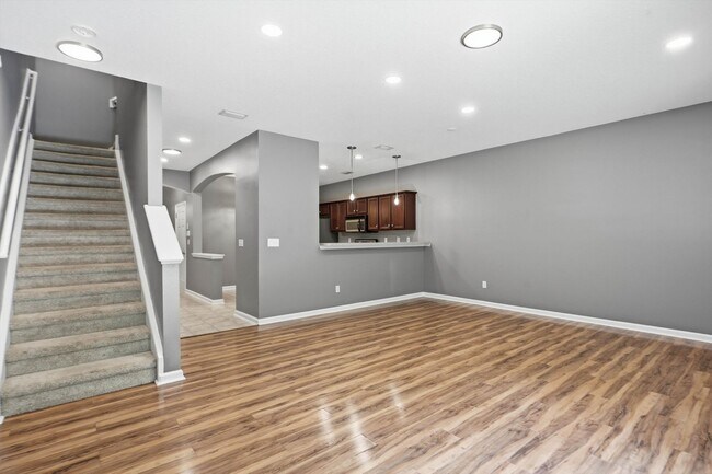 Building Photo - Beautiful TownHome