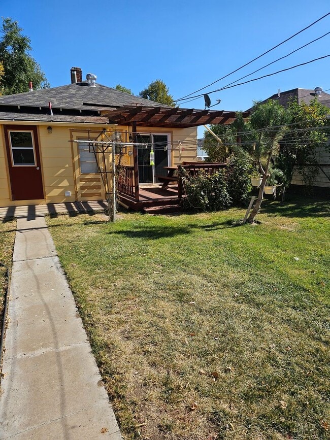 Building Photo - One Bed One Bath House