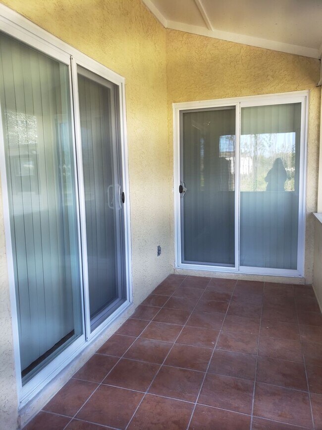 Building Photo - Venetian Villa 2 Bedroom 2 Bath 2 Car Garage w/Waterview!