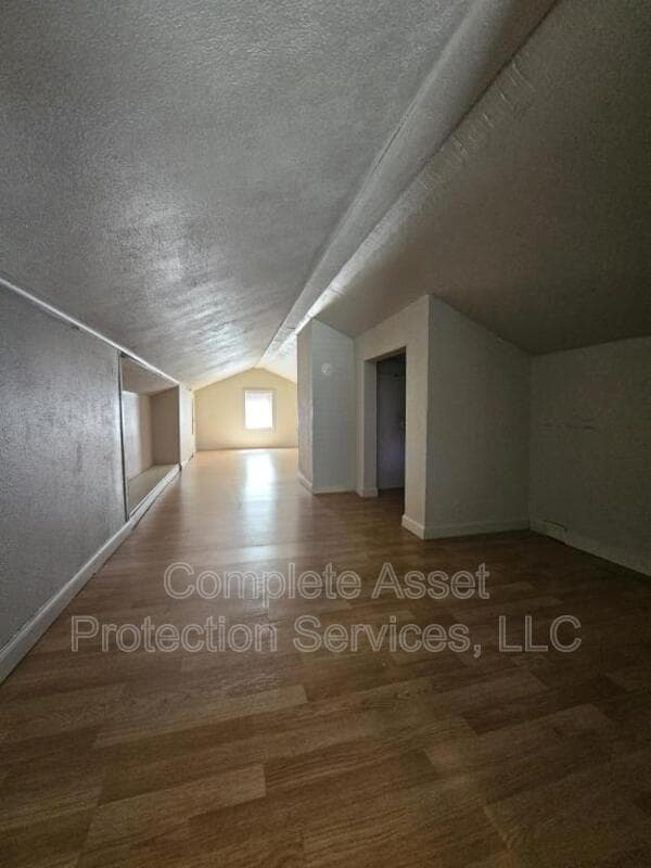 Building Photo - 1610 E 28th Ave