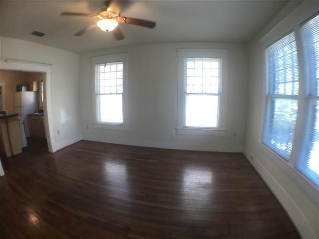 Building Photo - 615 W 37th St