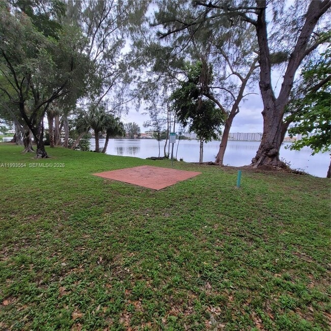 Building Photo - 10090 NW 80th Ct