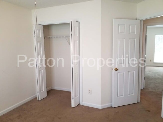 Building Photo - Winslow Home