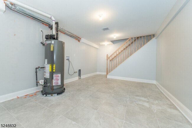 Building Photo - 42 Haverhill Ave