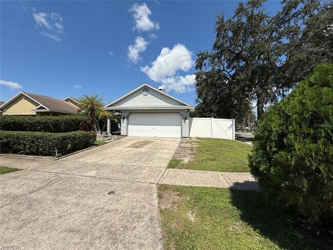 Building Photo - 9941 Red Clover Ave