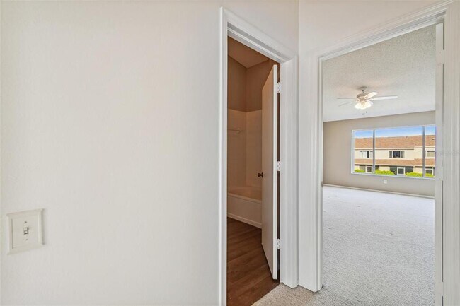 Building Photo - 6355 Bayside Key Dr