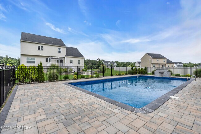 Building Photo - 12 Wintergreen Ct