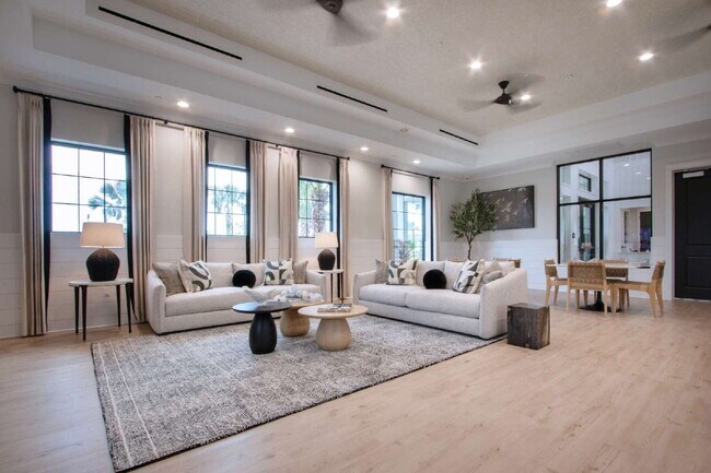 Building Photo - Lakeside Luxury in Parrish - 5 Bedroom BRA...