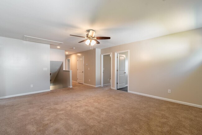 Building Photo - 3733 Moseley Dr